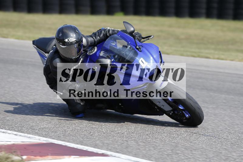 /Archiv-2025/49 26.08.2025 Cornu Master School ADR/blau-bleu/0-5